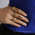 Anillo de forma de serpiente de estilo múltiple de estilo múltiple, anillo de cabezal de metal exagerado de estilo INS para mujeres